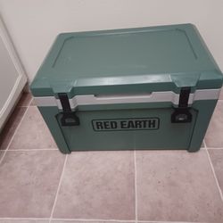 RED EARTH 52 qt / 50 L Cooler