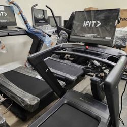 FULLERTON- 2025 model Nordictrack Commercial 2450 Treadmill- 14MPH max speed - 1600$