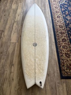 Performance fish surfboard