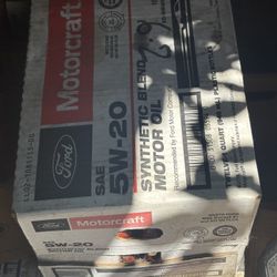 Case Of MOTORCRAFT SAE 5W-20 Synthetic Blend Motor Oil