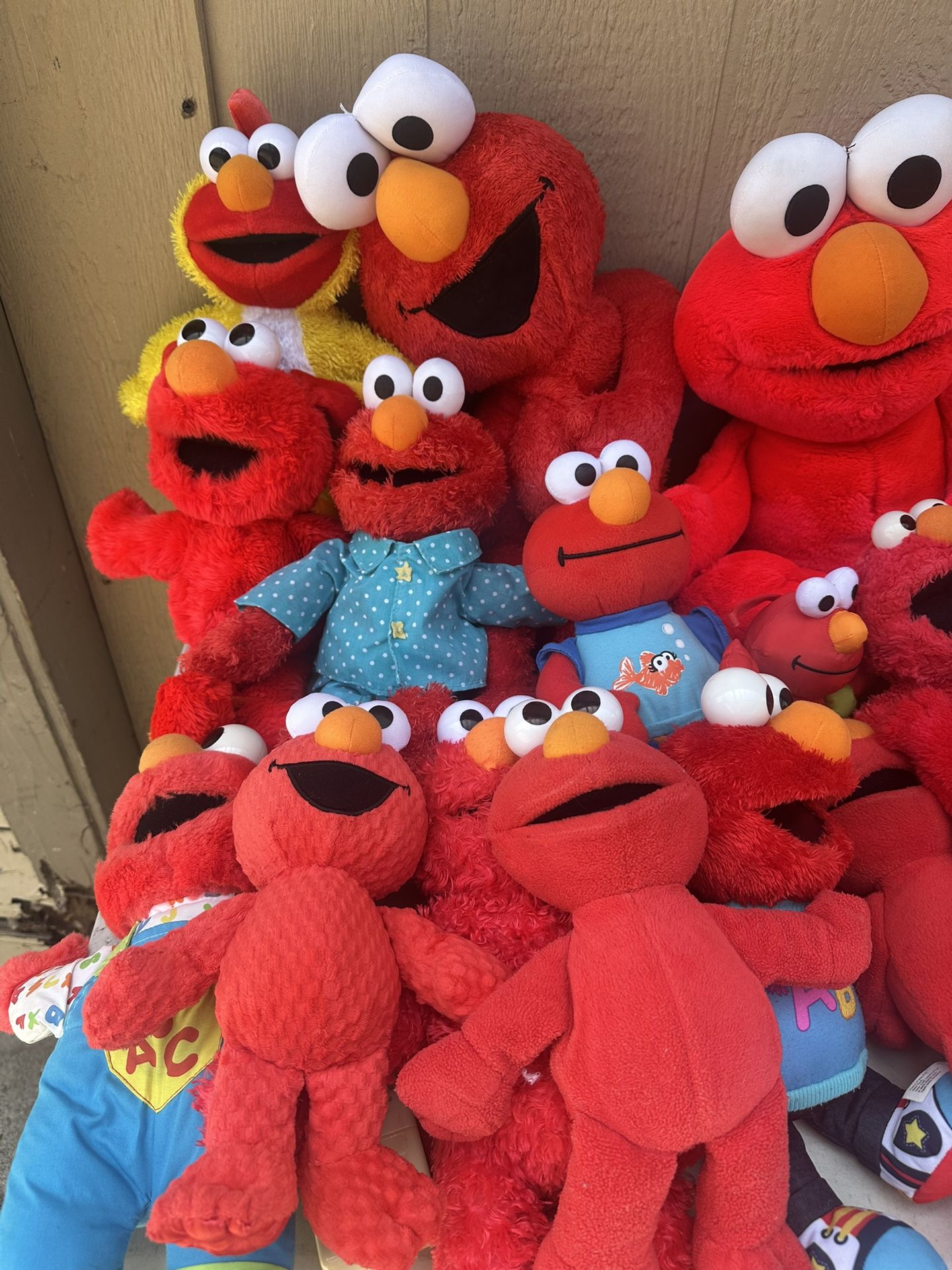 Lot Of 40 plus Elmo Sesame Street Plushy Collection Some Vintage All Sizes Make Offer