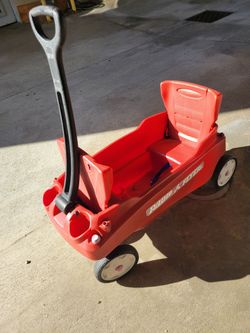 Radio Flyer Kids Wagon with Folding Seats