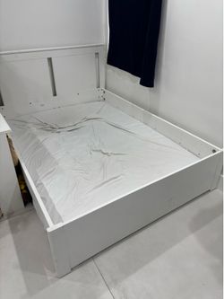 IKEA bed Free ! As is ! No mattress
