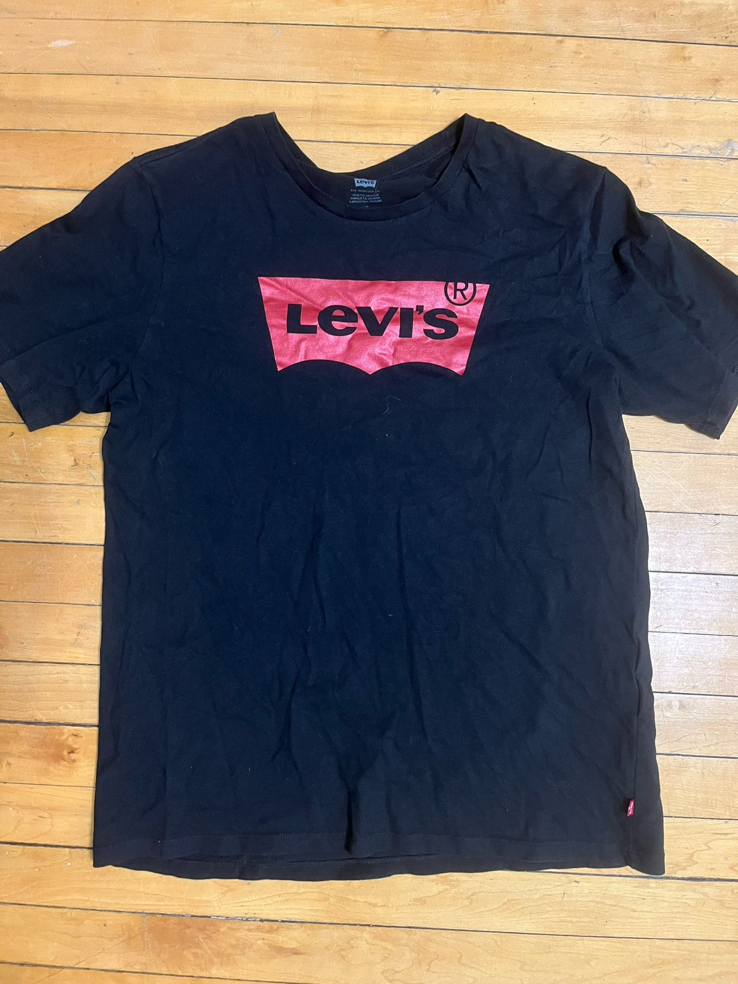 Levi’s Batwing Tee
