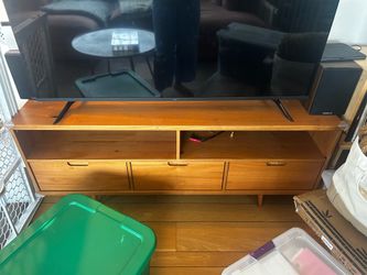 Walker Edison Ivy 70" 3 Drawer Solid Wood TV Stand