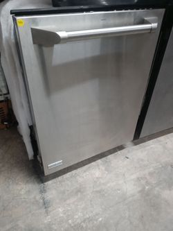GE Monogram stainless steel dishwasher with stainless tub - Free delivery