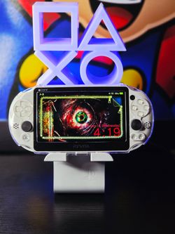 White PS Vita 2000