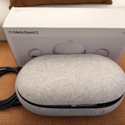 Oculus Quest 2 with Battery Pack and Head Adjustment
