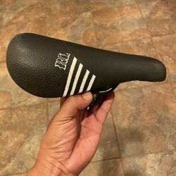 Redline Velo Seat
