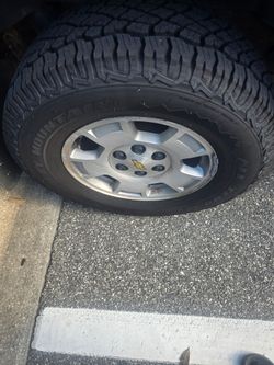 Chevy 6 luggage rims and tires $500 or best offer