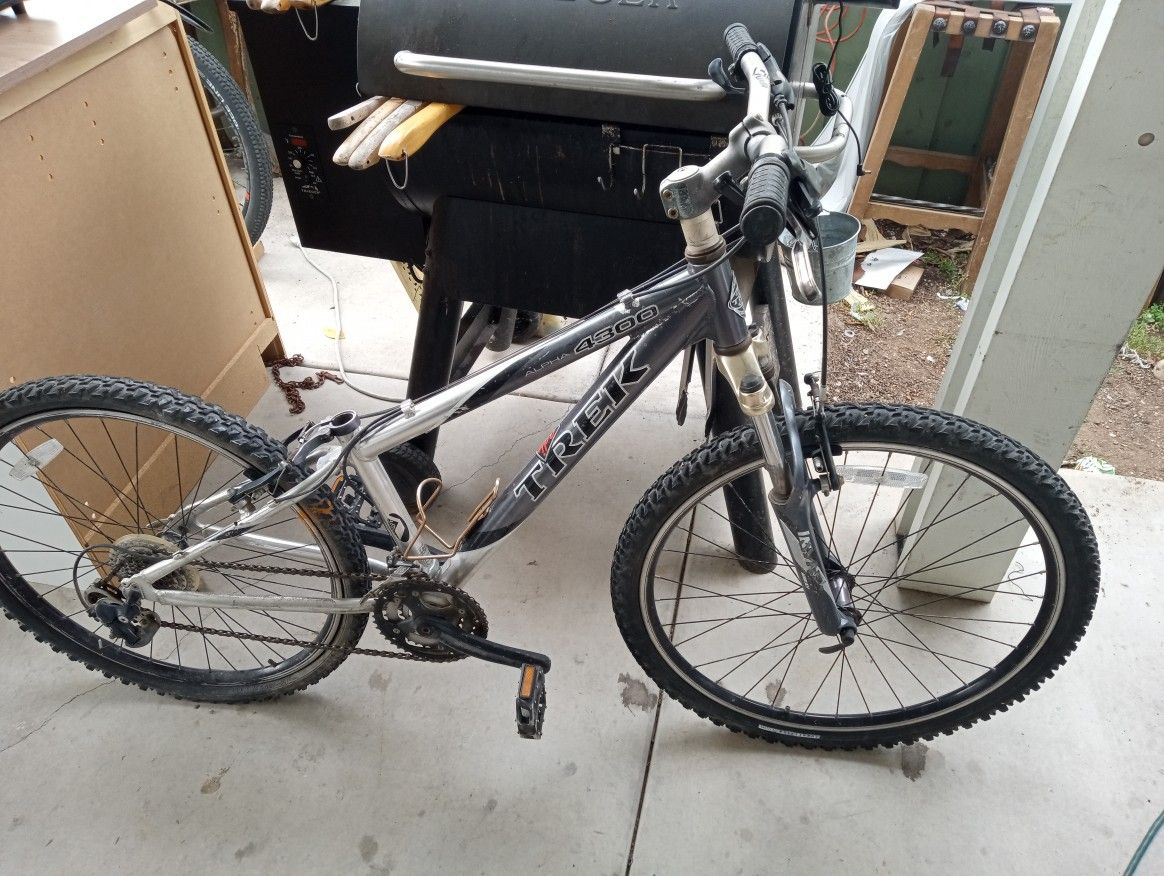 Trek 4300 Mountain Bike