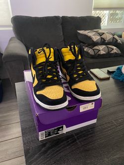 Nike SB Dunk High Goldenrod Size 8.5 Men (Used)