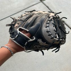 HEART OF THE HIDE RAWLINGS CATCHERS GLOVE 34 INCH