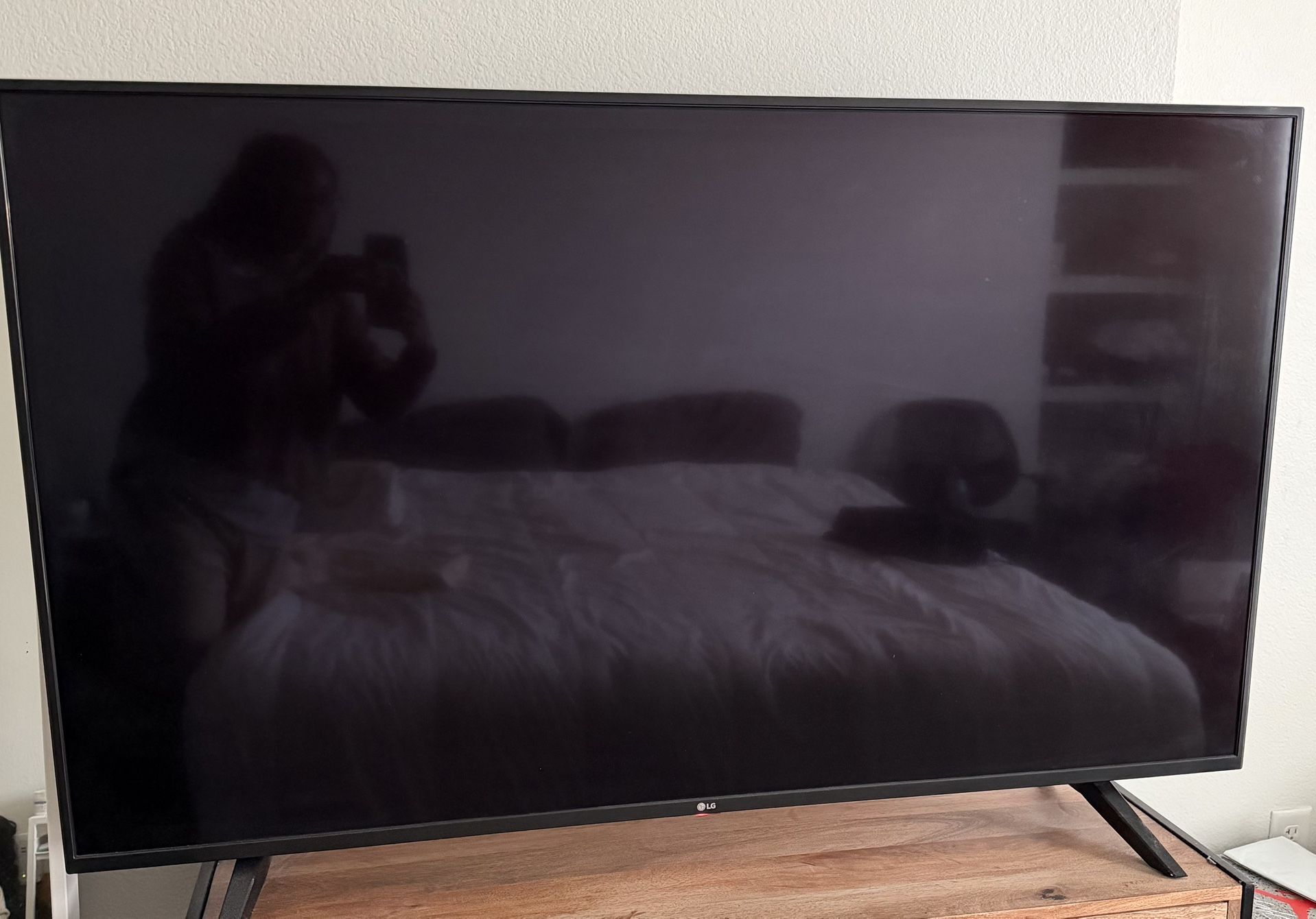 50” LG TV