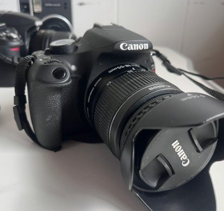 Canon EOS Rebel T5 Digital SLR 18.0 MP Camera w/ EF-S 18-55mm IS II Lens