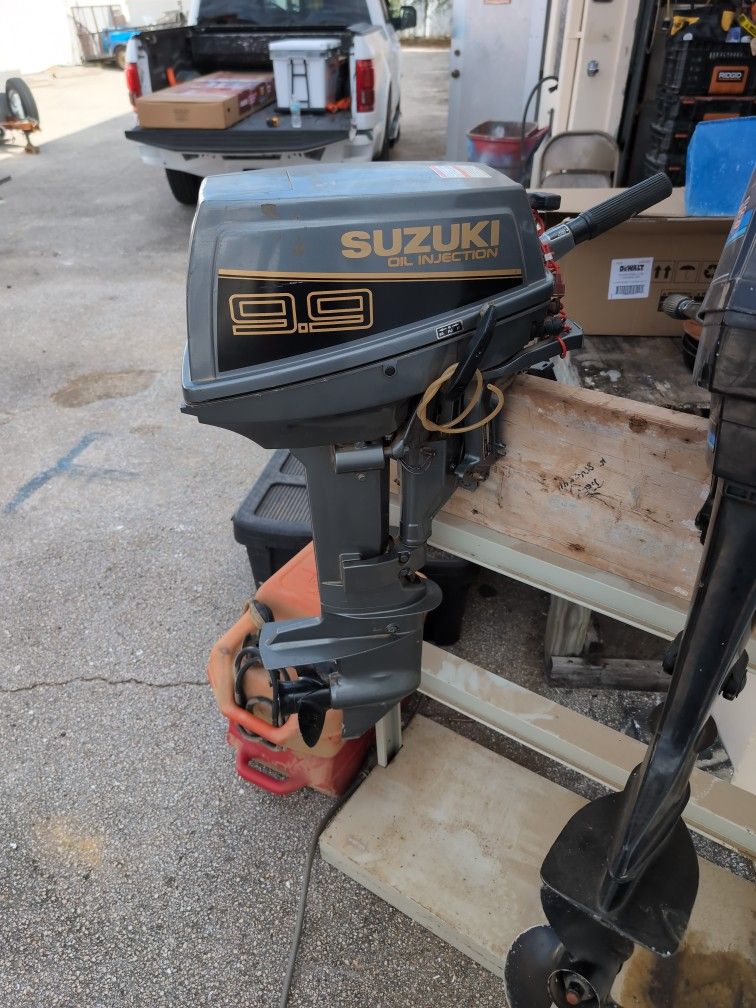Suzuki 9.9 Outboard Boat Motor