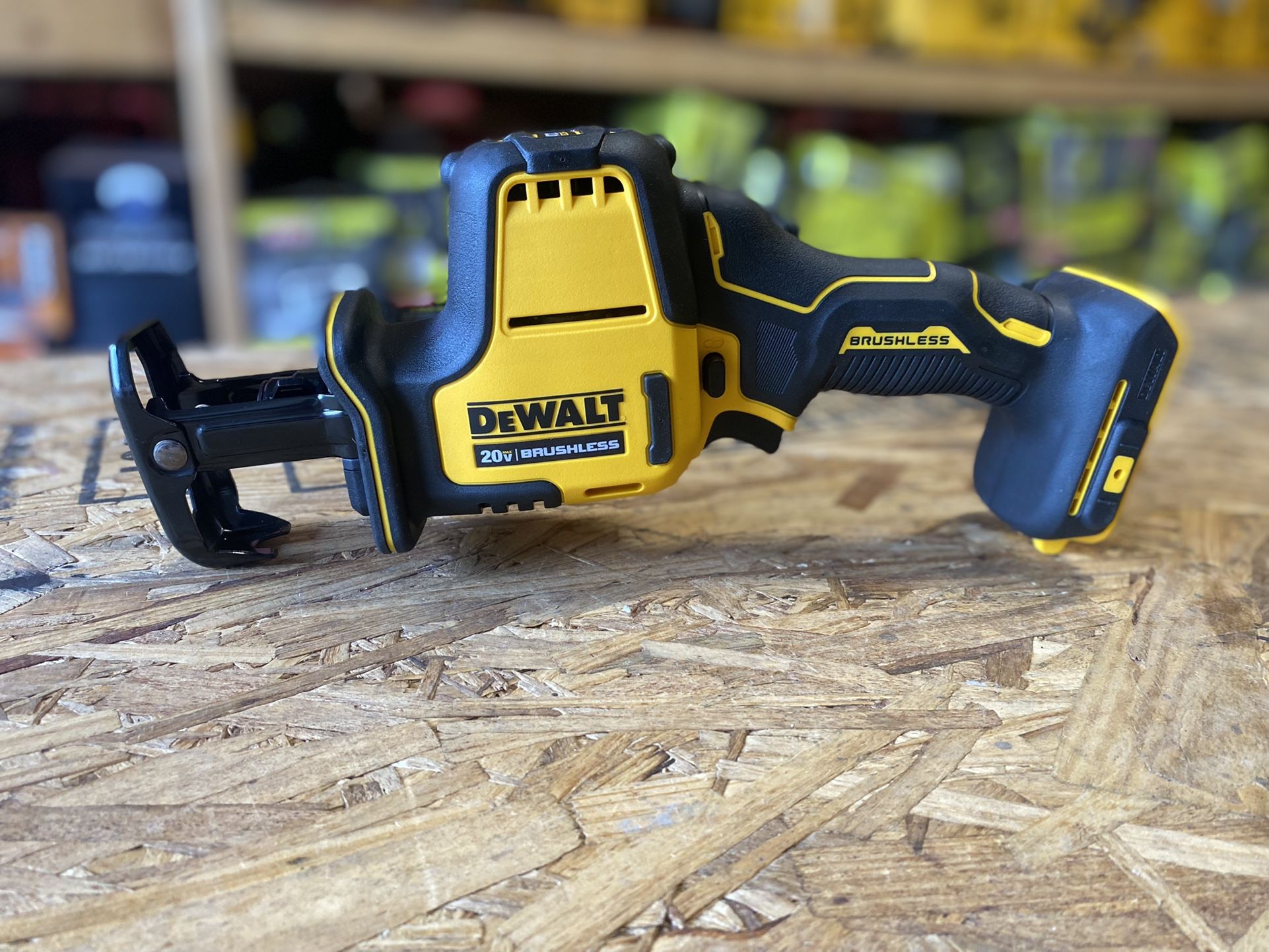 DEWALT ATOMIC 20-Volt MAX Cordless Brushless Compact Reciprocating Saw (Tool-Only)