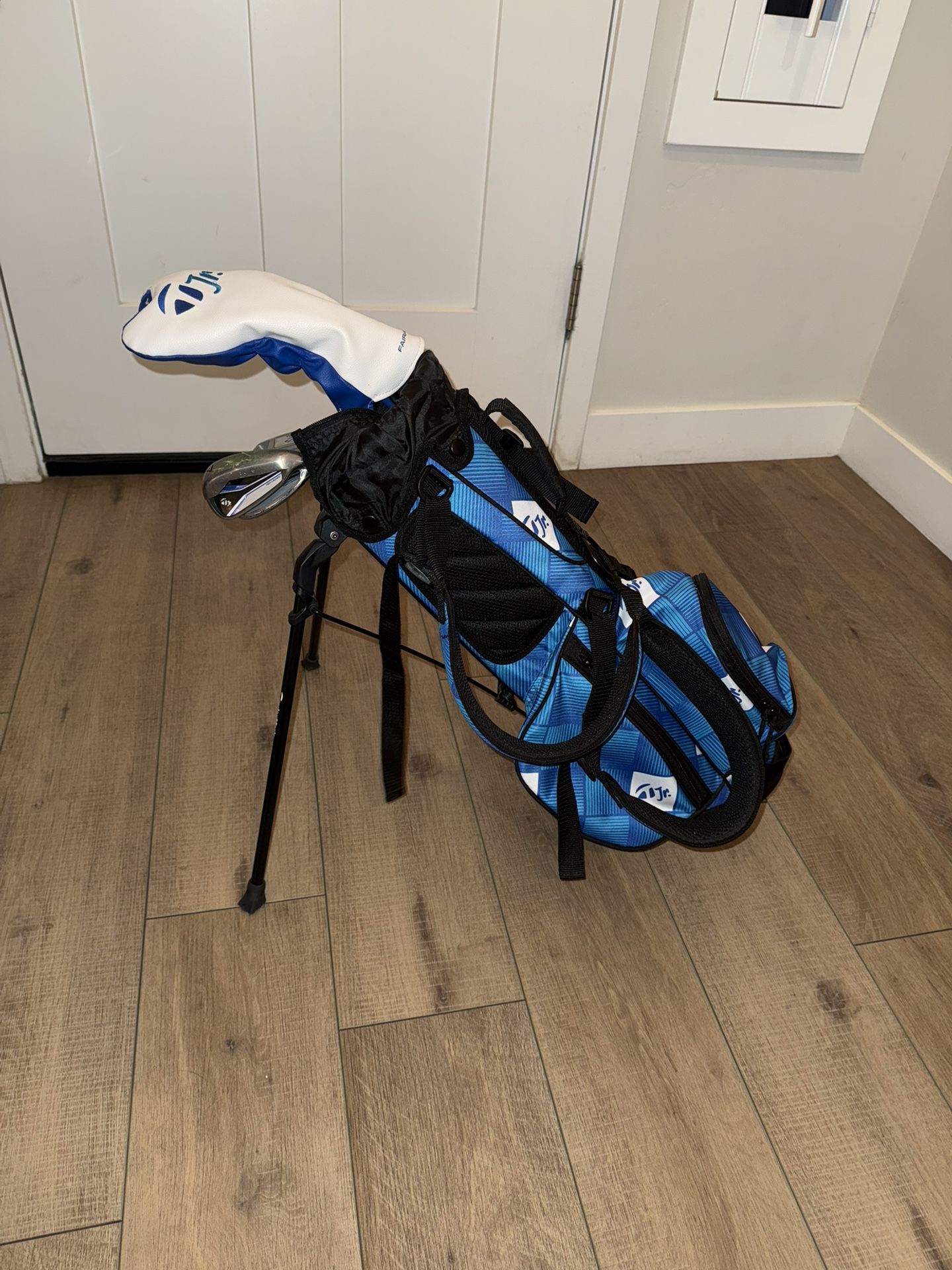 TaylorMade Junior Golf Set – $130