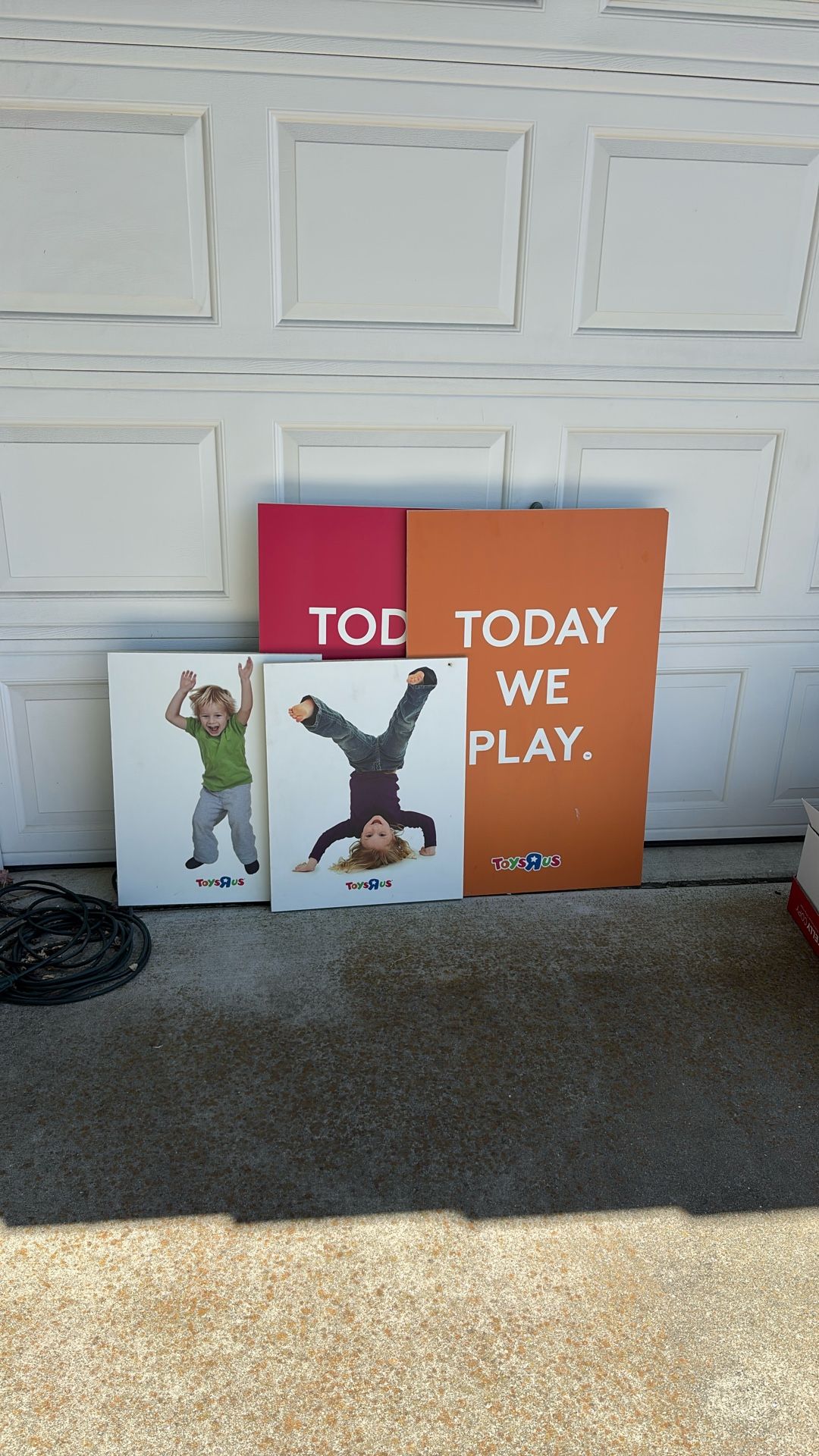 Toys R Us Signs (2)