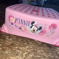 Minnie Mouse Stepping Stool 