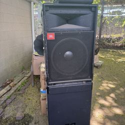  JBL Pro series Cabaret 4691B professional PA speaker stack with matching subwoofer