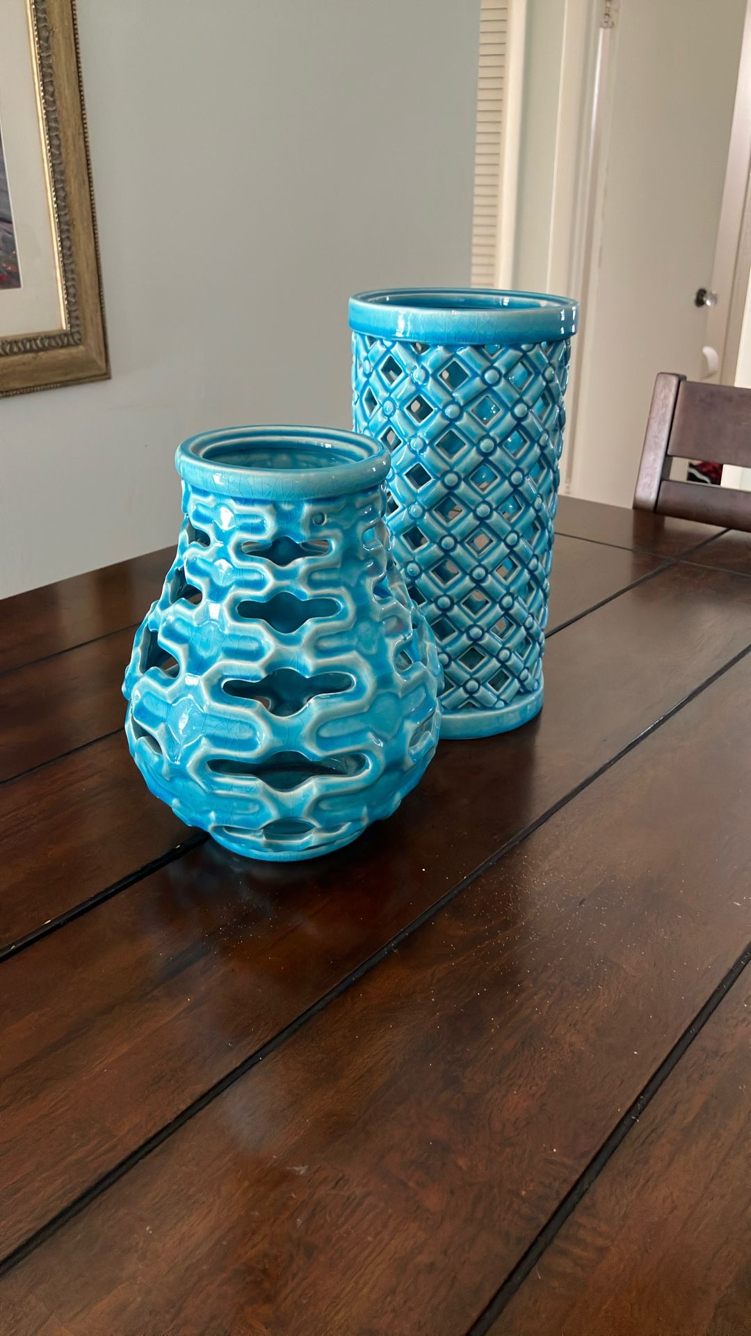 Set of ceramic bases as tall as 1 foot the largest piece