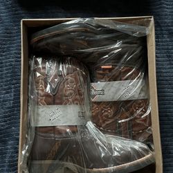 brand new work boots in box 6.5