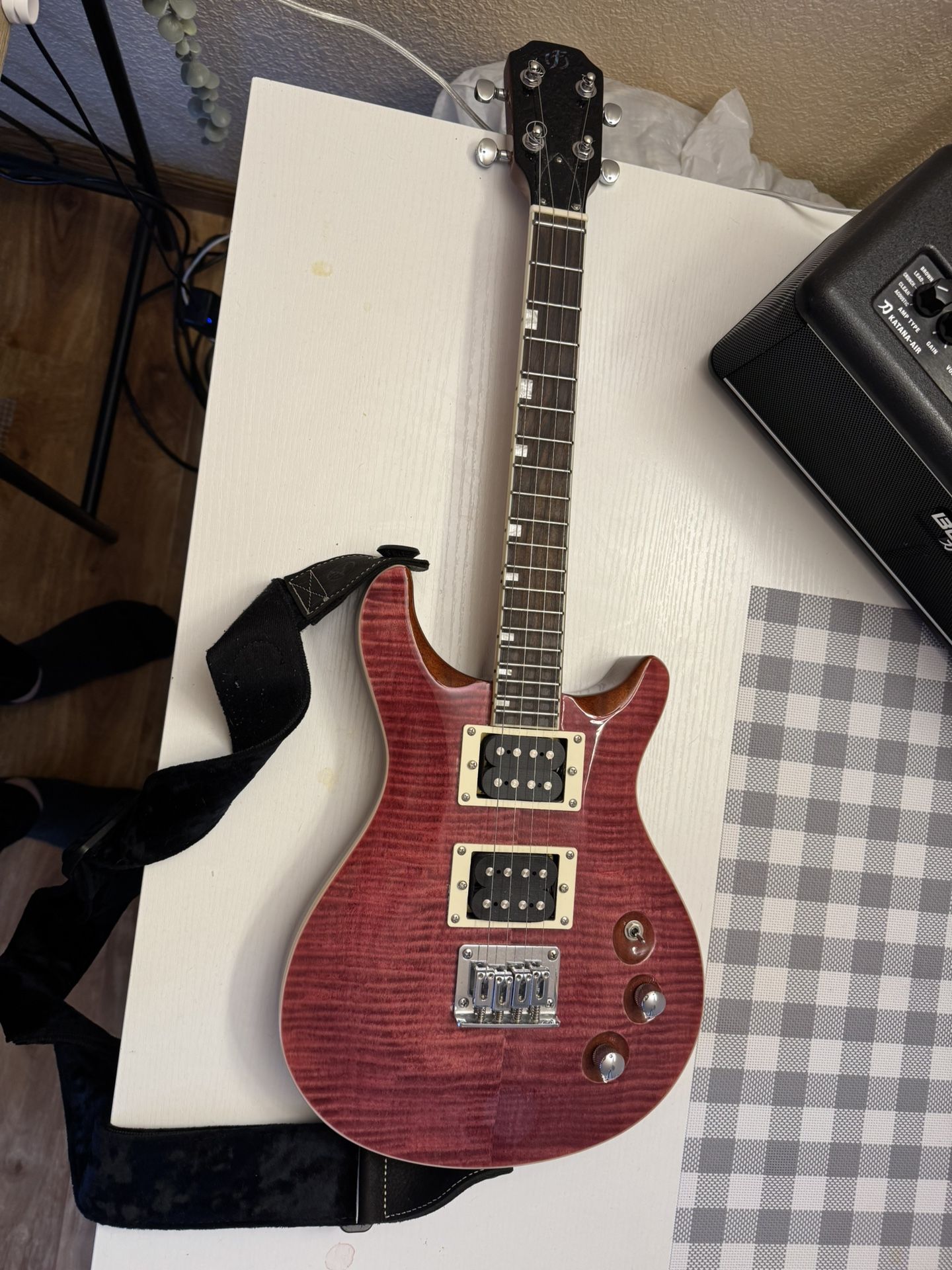 Flight Vanguard Electric Ukulele 