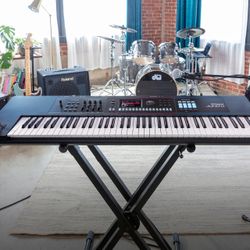 Roland Juno D8
