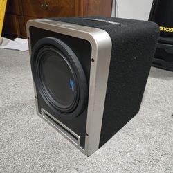 Alpine sub and amp 600watts