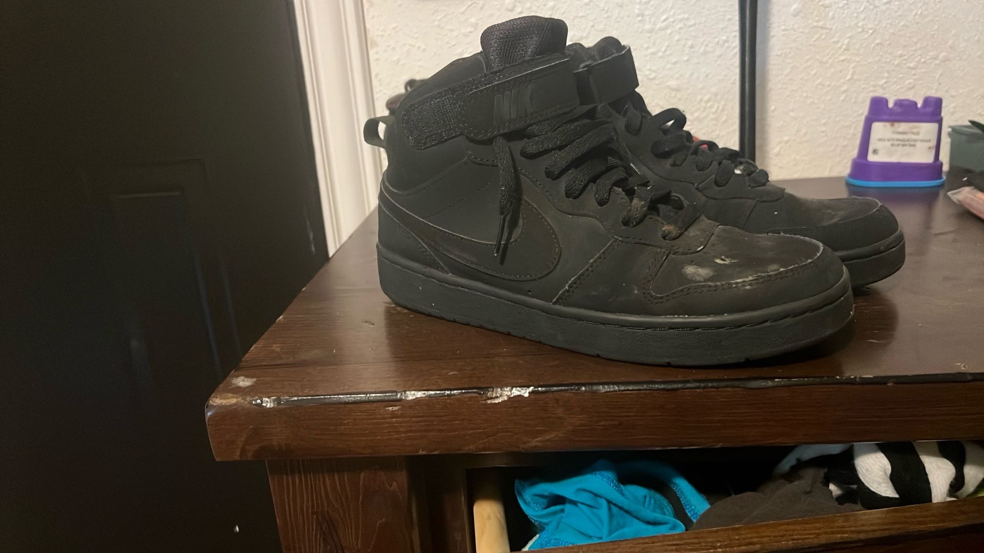 Size 7, Nikes