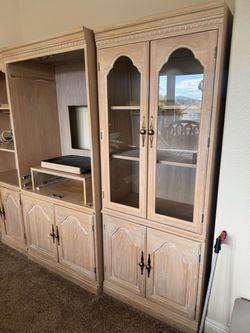Entertainment center