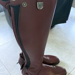 Equestrian Boots From Tucci Time Size 10