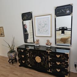 8  Pieces Black Lacquered Chinoiserie Bedroom Set