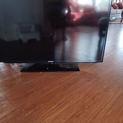 Samsung TV.  36"wide . With Remote. Works Great.only $75. Reduced. $50.. See Description.