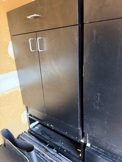 Salon standing stations