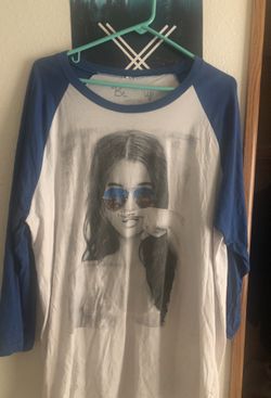 Selling my shirt with a pic of a chick