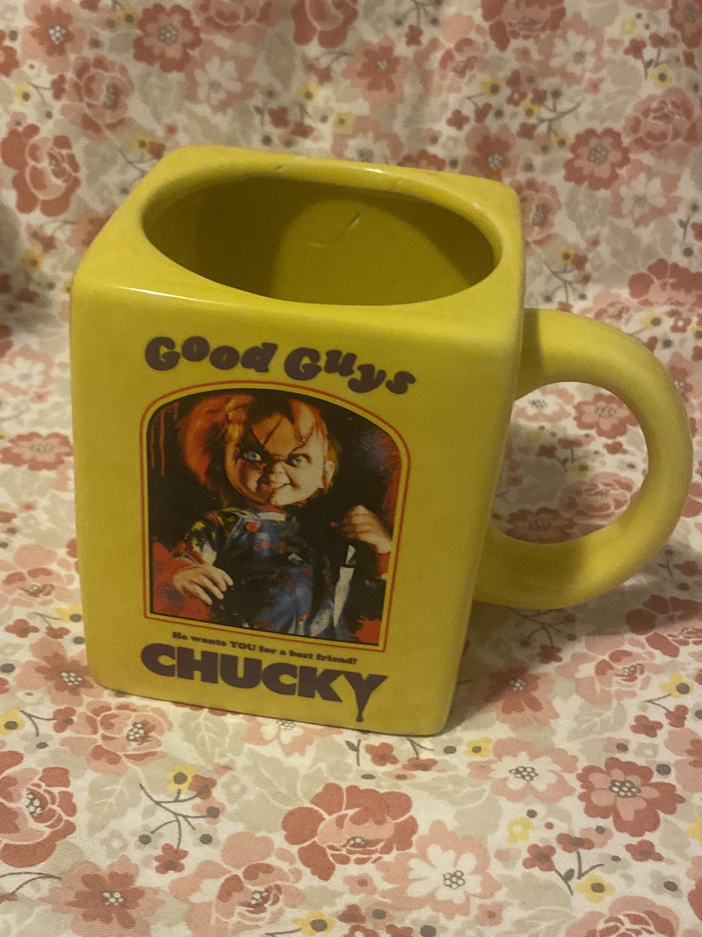 Yellow Childs Play Chucky Good Guys Doll 20 Oz Mug Horror Cult Collectible
