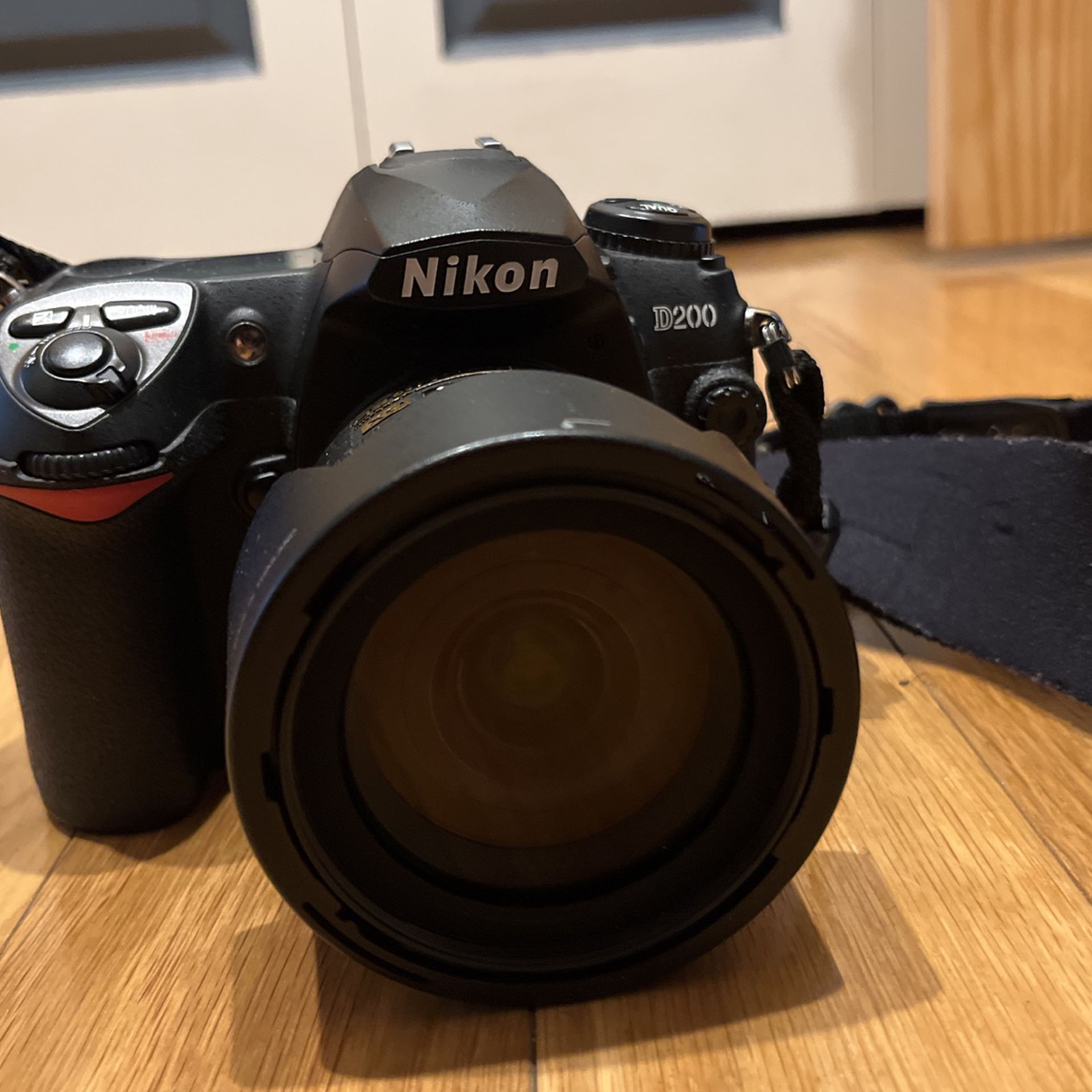 Nikon D200 Camera Plus Carry Case 