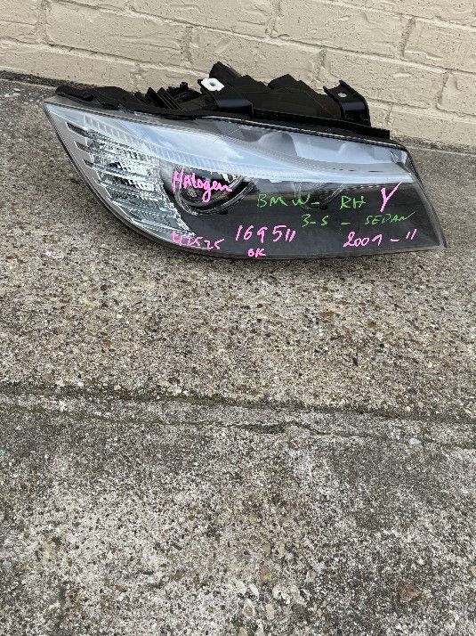 2011 BMW 3 Series Right Headlight