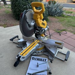 DeWalt Compound Miter Saw