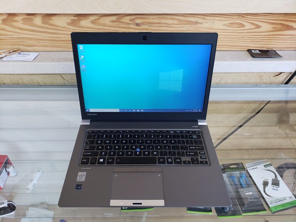 TOSHIBA PORTEGE Z30 ( SUPER SLIM AND LIGHT WEIGHT LAPTOP !! GREAT FOR WORK OR SCHOOL) CORE i5 , 8GB RAM , 128 GB SSD , 90 days warranty !!