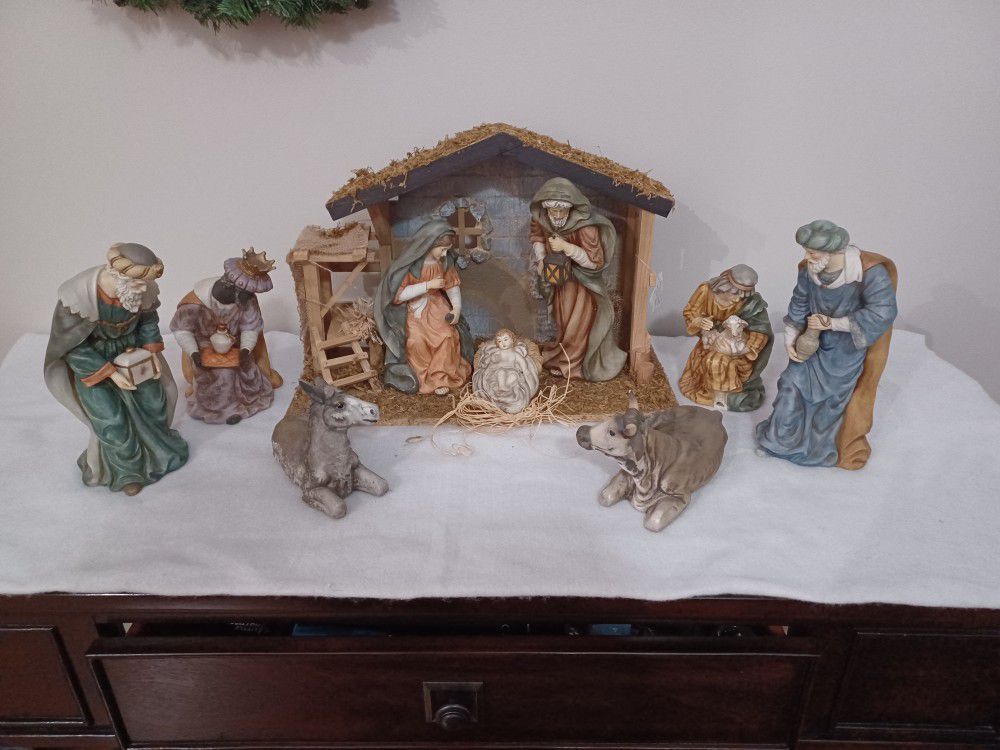 10 Piece Nativity Set 