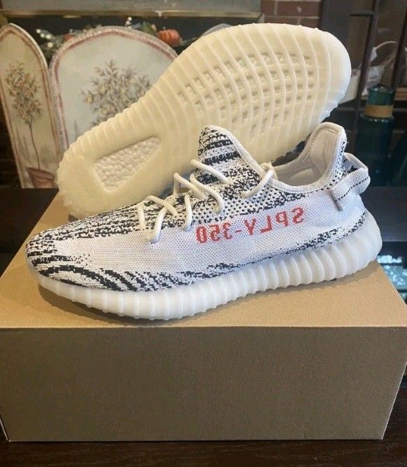 YEEZY 350  BOOST ZEBRA