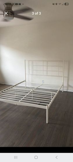 Queen.Size White Metal Bed Frame.