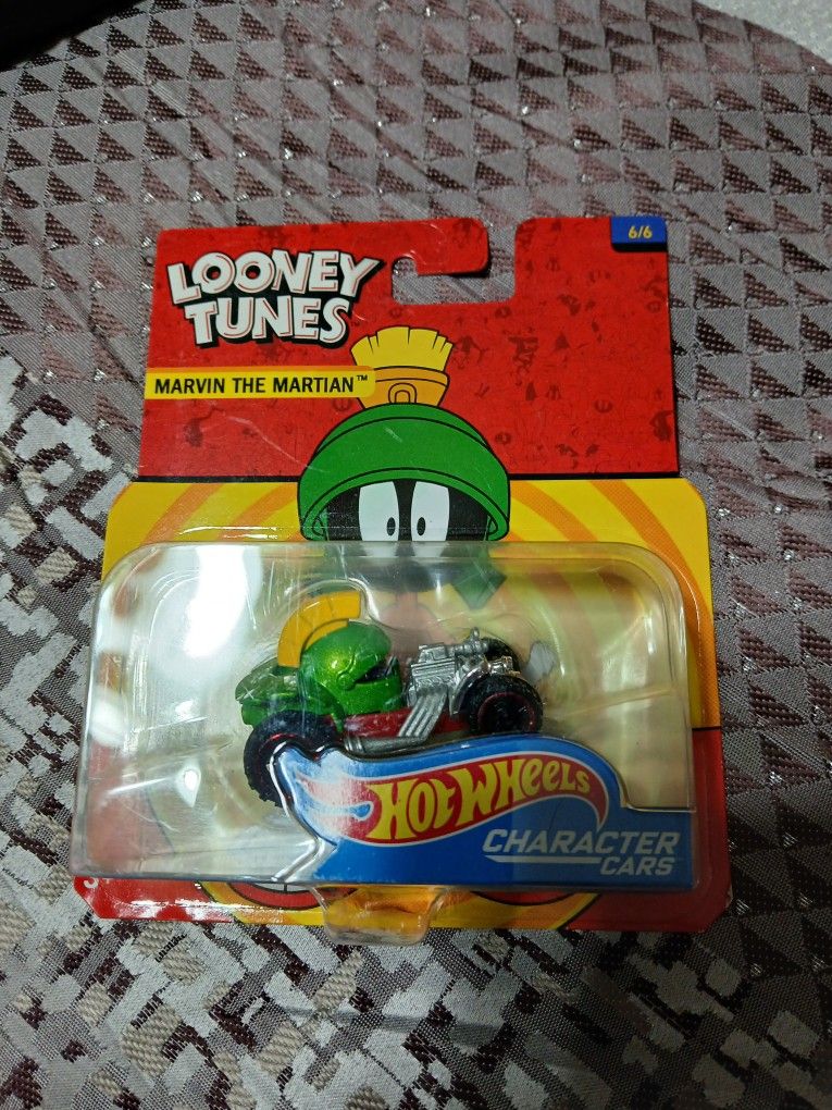 Looney tunesMarvin The Martian Hot Wheels