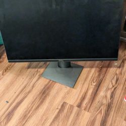 Upgrading my setup and letting go of my Dell P2419H 23.8-inch Full HD monitor. It’s in great condition