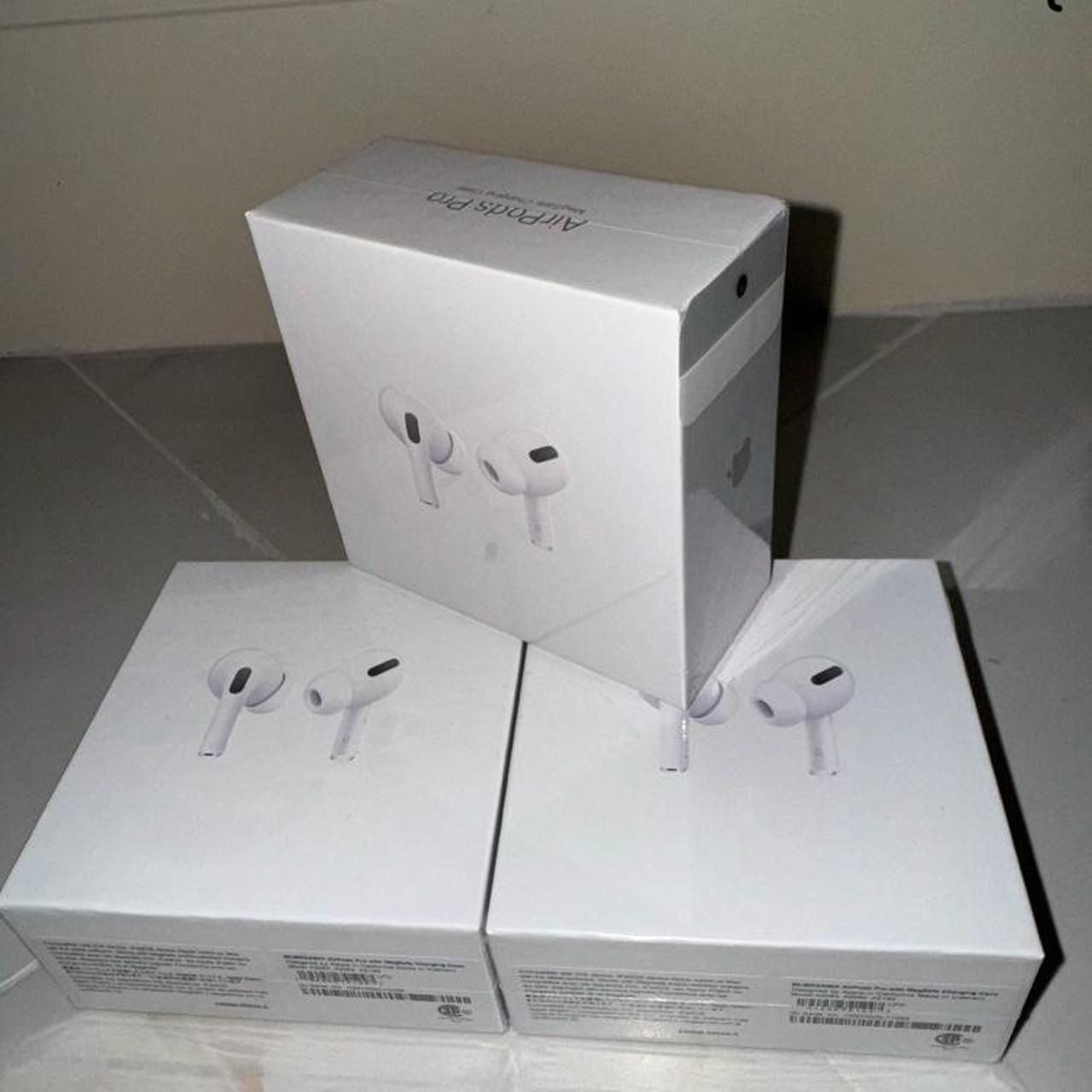 Apple AirPods Pro 2nd Generation with MagSafe Wireless Charging Case - White