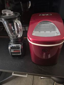 Blender and Ice maker bundle 25$
