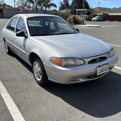 2000 Ford Escort